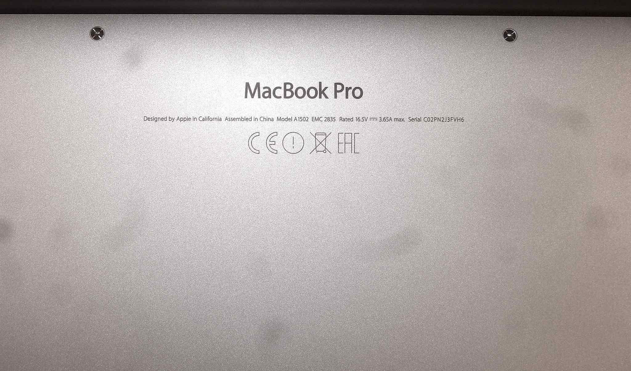 [ image 3C ] MacBook Pro: bottom text